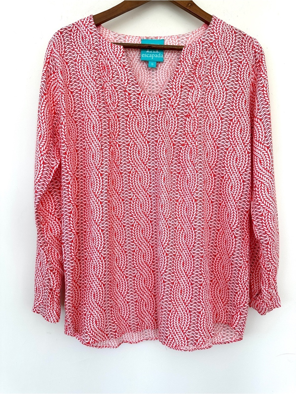 Escapada Patterned V-Neck Women's Tunic Top with Roll Tab Sleeves